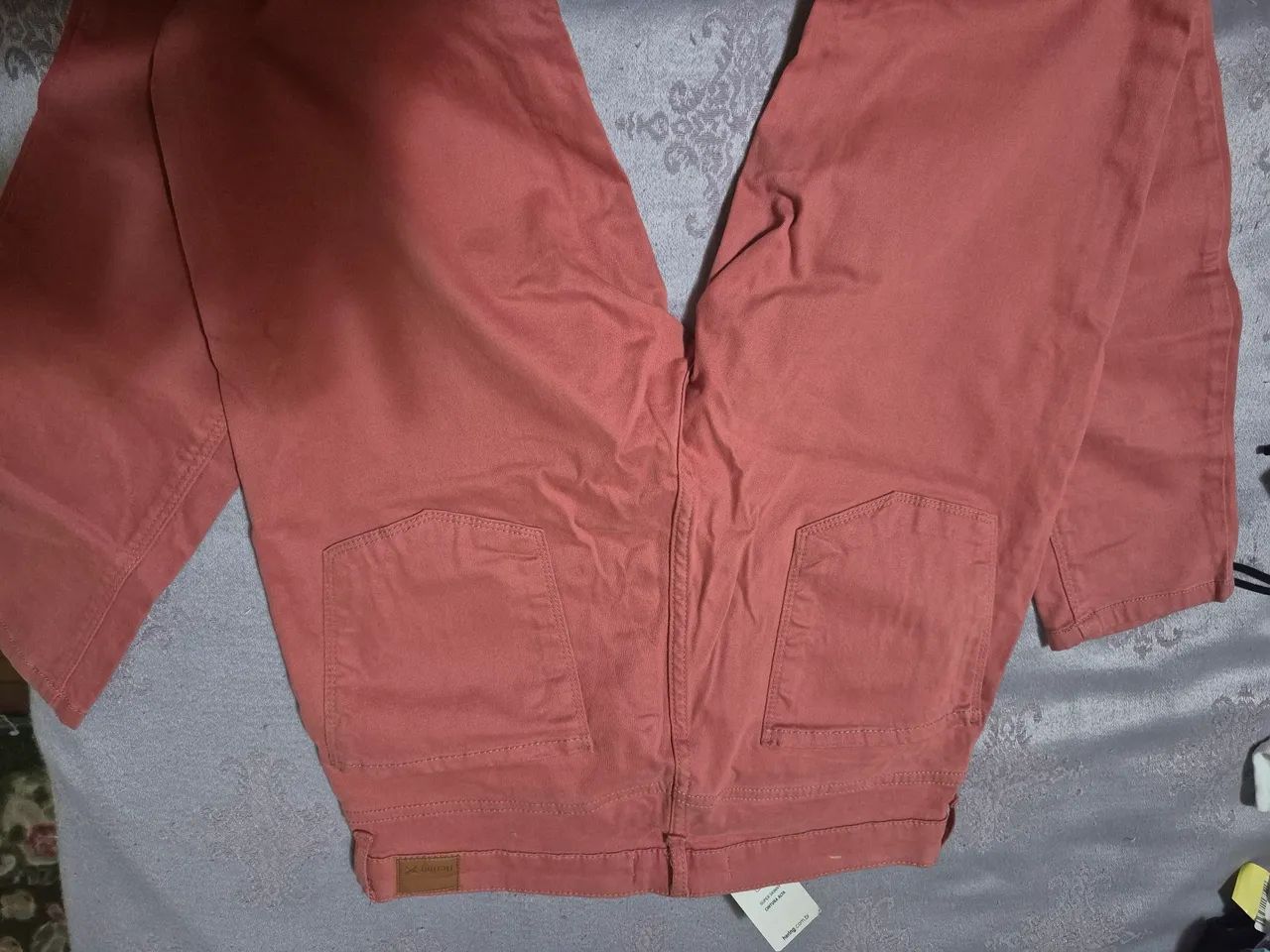 Calça Hering em sarja macia, tam.42. Nova. 60,00 - Foto 2