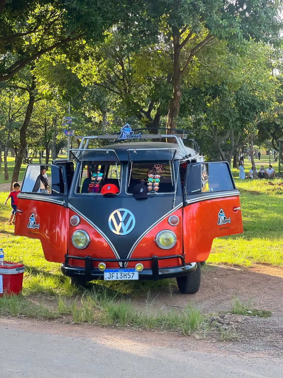 Kombi para eventos com óculos e fantasias para seu convidado se divertir  - Foto 4