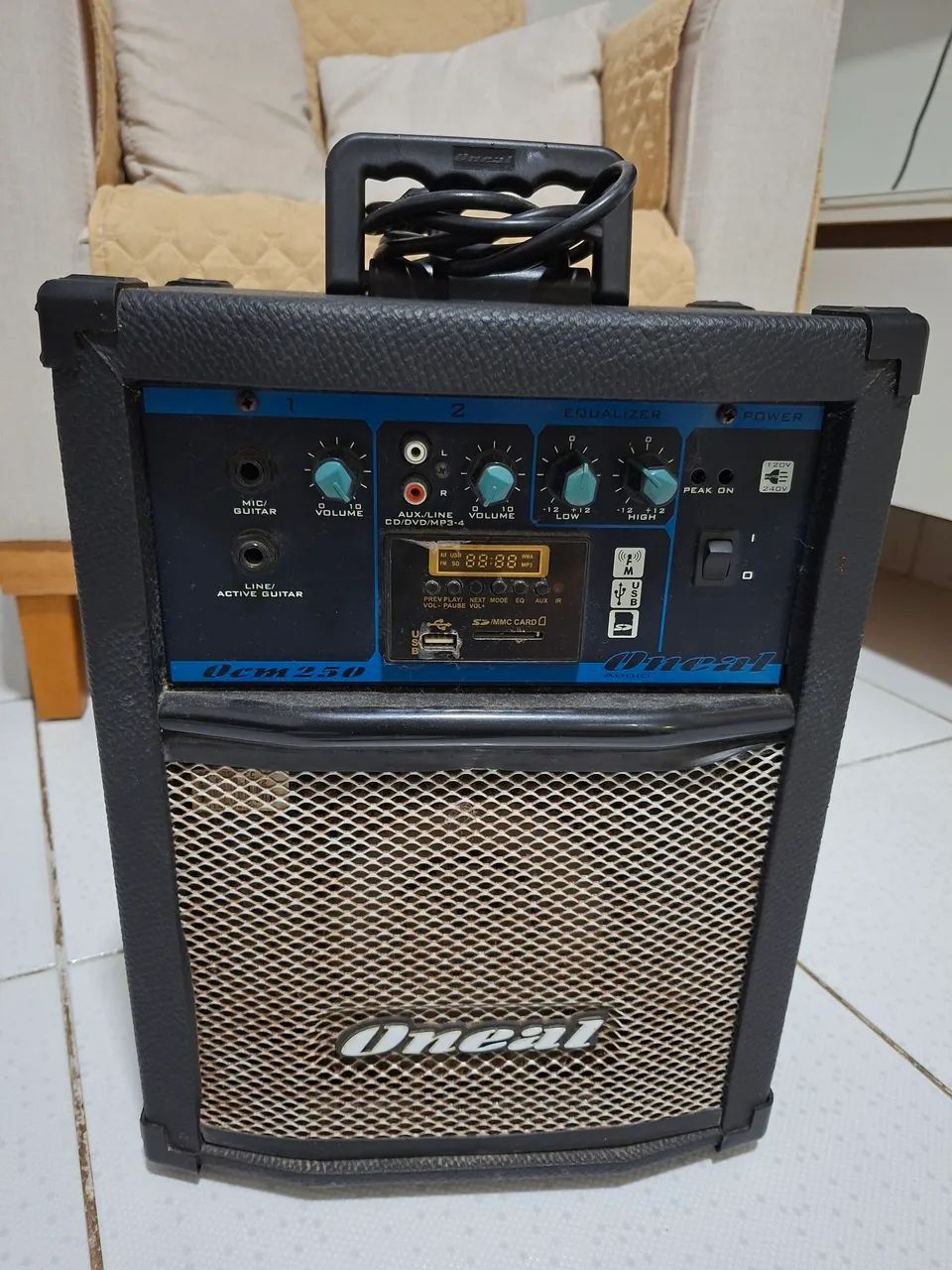 CAIXA AMPLIFICADA ONEAL - OCM 250 MULTIUSO (MUITO CONSERVADA)