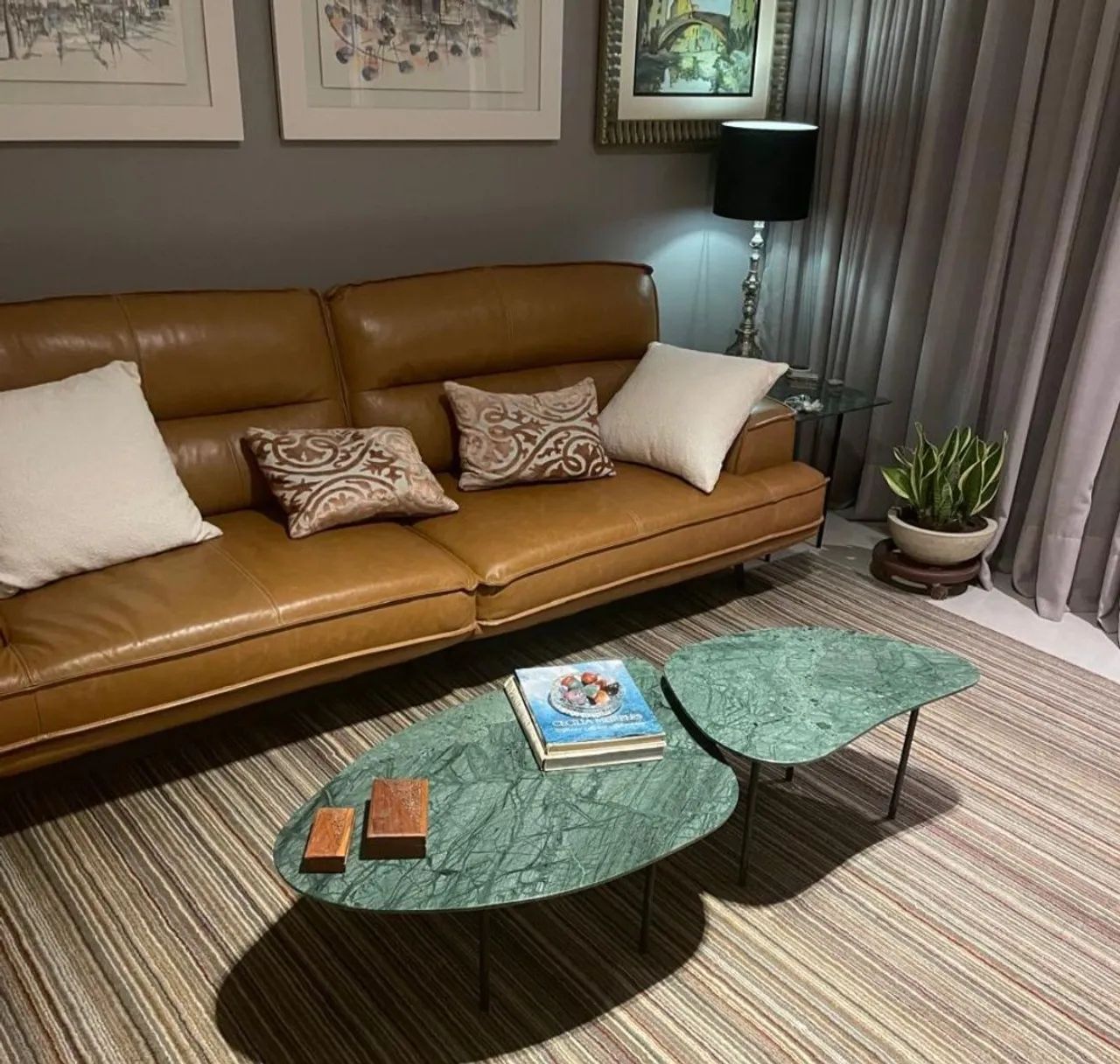 SOFÁ EM COURO GENUÍNO  - Foto 2