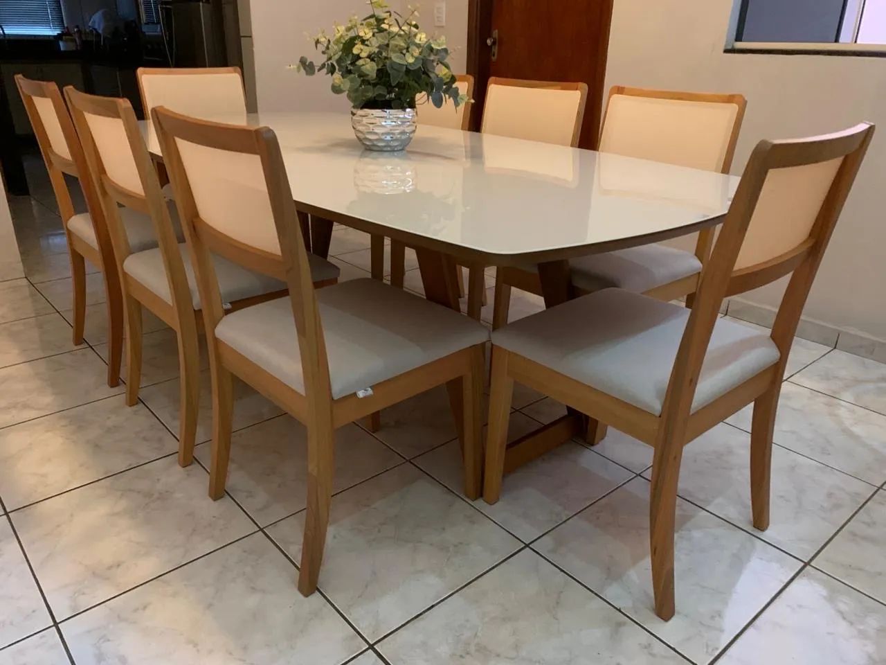 Conjunto de mesa de jantar com cadeiras de madeira  - Foto 3