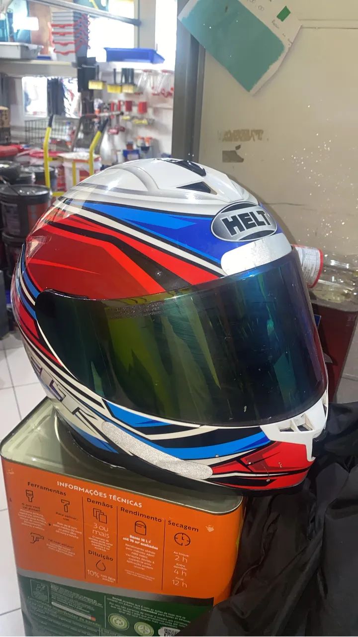 Capacete helt