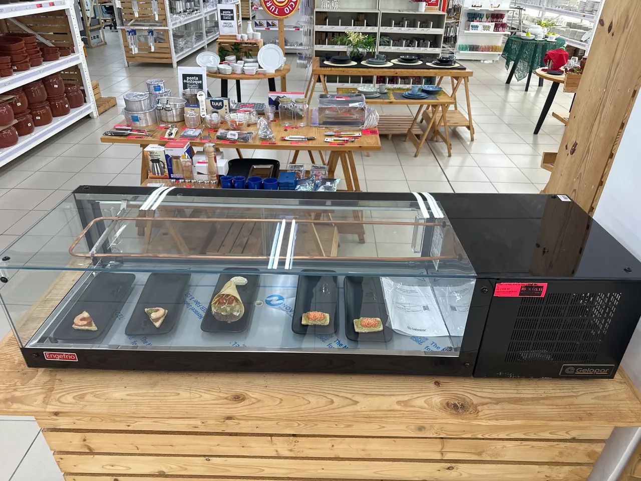 Vitrine refrigerada Gelopar 1,39cm R$6.176,00 - Foto 5
