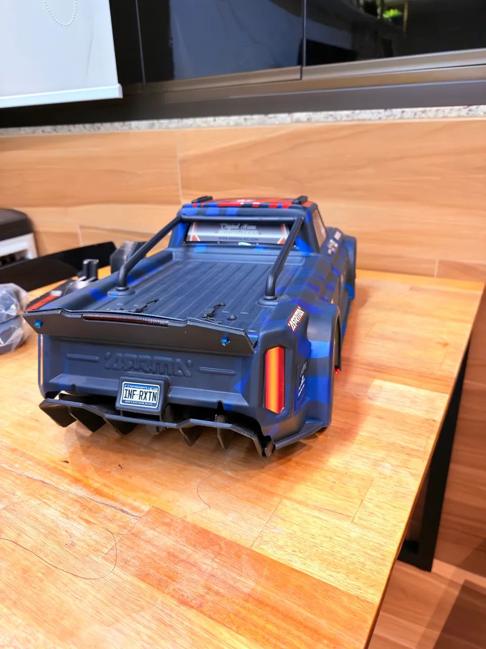 Arrma Infraction 6S BLX (1/7) - Foto 4