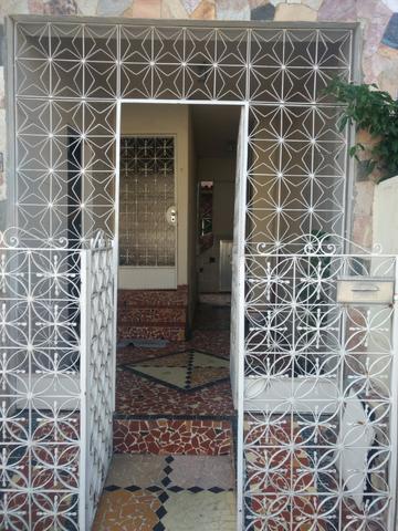 Casa tipo apartamento, dois quarto, na Rua Professor Luiz Rondelli - Olaria