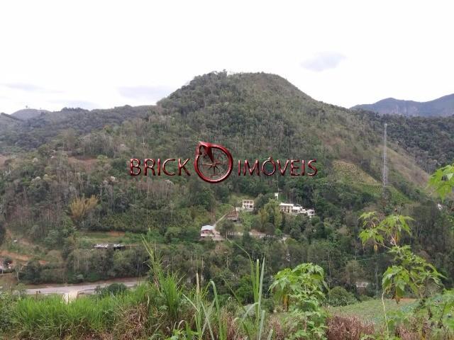Terreno de 70 mil m² com potencial para ser um condomínio em pessegueiros, teresópolis
