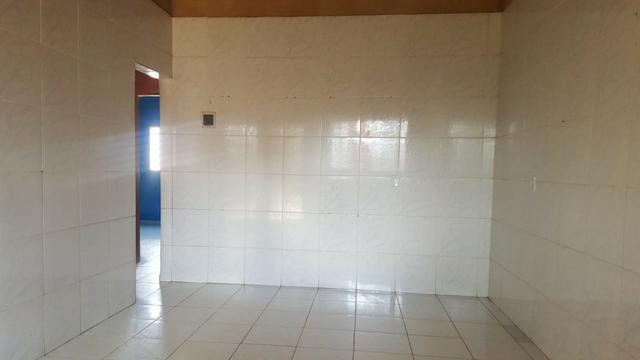 Casa 02 Quartos +casa de fundo Sol nascente proximo Supermercado Trem bom - Foto 6