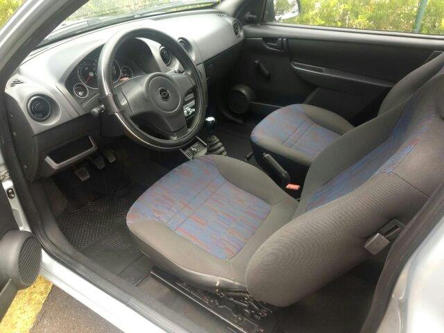 Gm celta 2010 2 portas basico flex power com baixo km