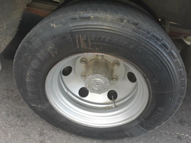 Vendo 4 aros com pneus
