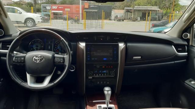 Toyota SW4 compl 7lugares 2.8 aut 2016 - Foto 14