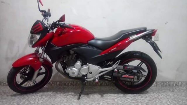 HONDA CB 300R