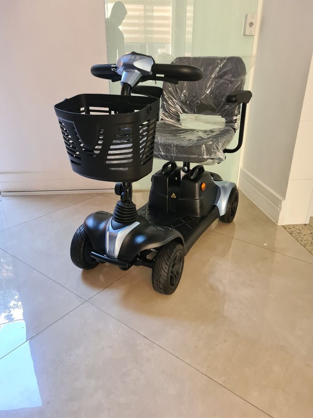 Cadeiras de rodas motorizadas  e scooters  - Foto 4