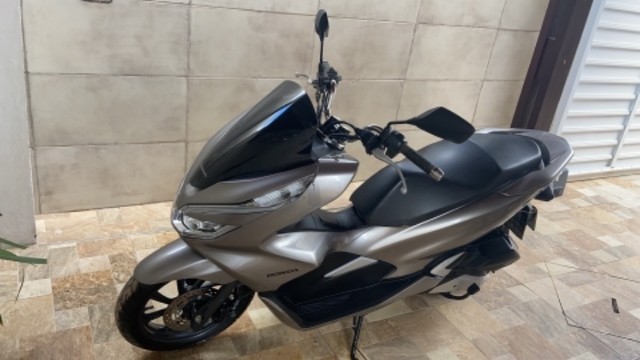 MOTO PCX HONDA.
