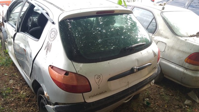 Sucata Peugeot 206 Selection 1.0 16v 2001 Disponível Para Retirada De Peças