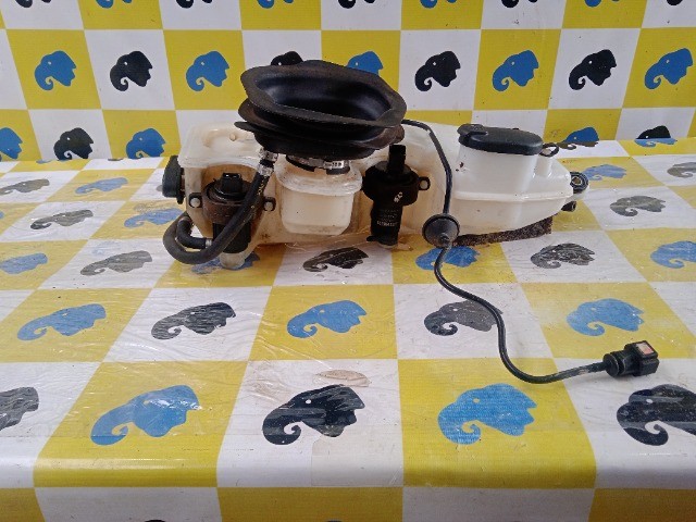 Reservatório De Água Do Parabrisa C Motor Renault Duster 2.0 2013 2014 2015  - Foto 3