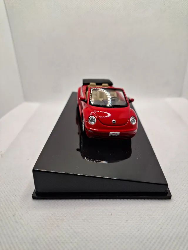 Miniatura Volkswagen New Beetle - Escala 1/43 - Marca Autoart  - Foto 5