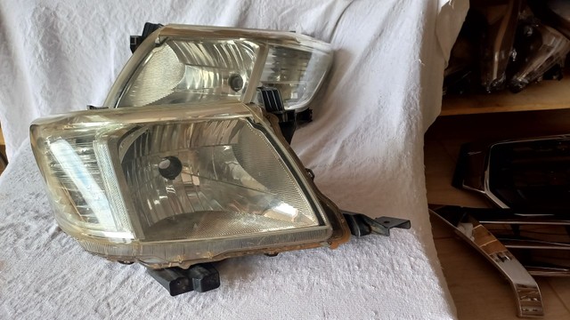 Par Farol hilux 2012/15 - Foto 2
