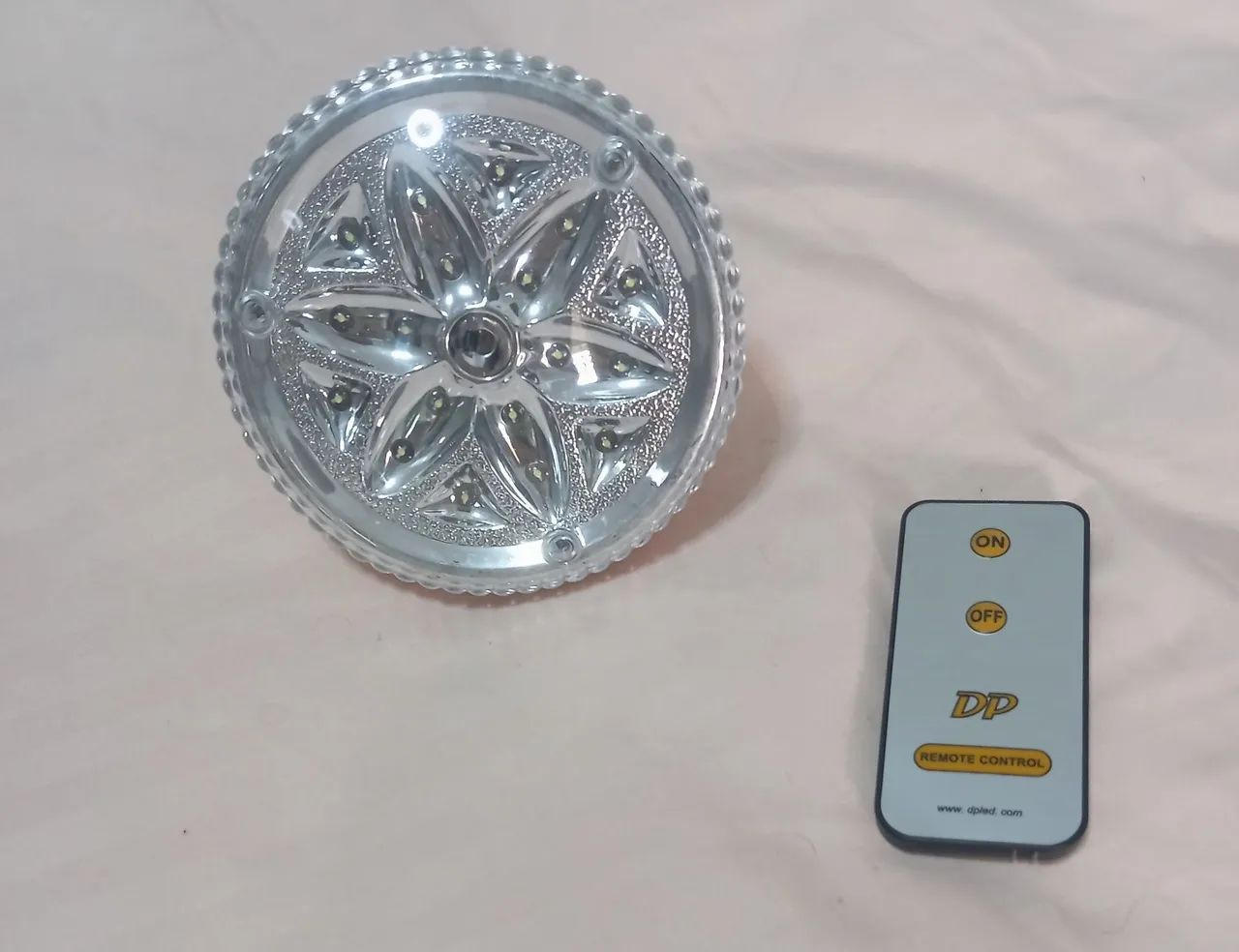 Lâmpada Led 18 leds com controle remoto