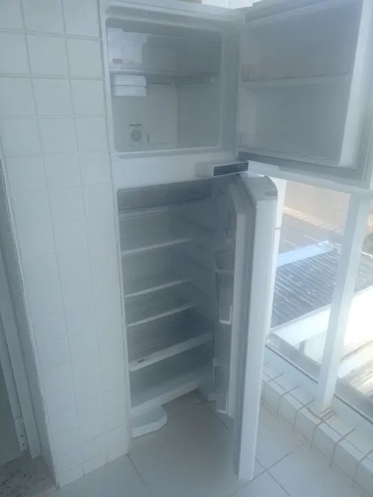 Geladeira Brastemp Branca em Ótimo Estado - Foto 5