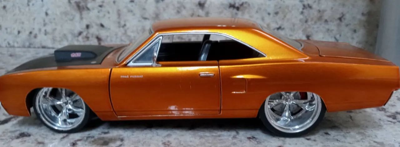 1970 Fast and Furious 7 Jada Toys 1:24 Dom?s Plymouth Road Runner Copper - Foto 4