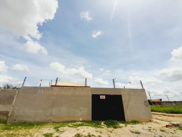 CASA À VENDA NO BAIRRO MALHADA DA AREIA.