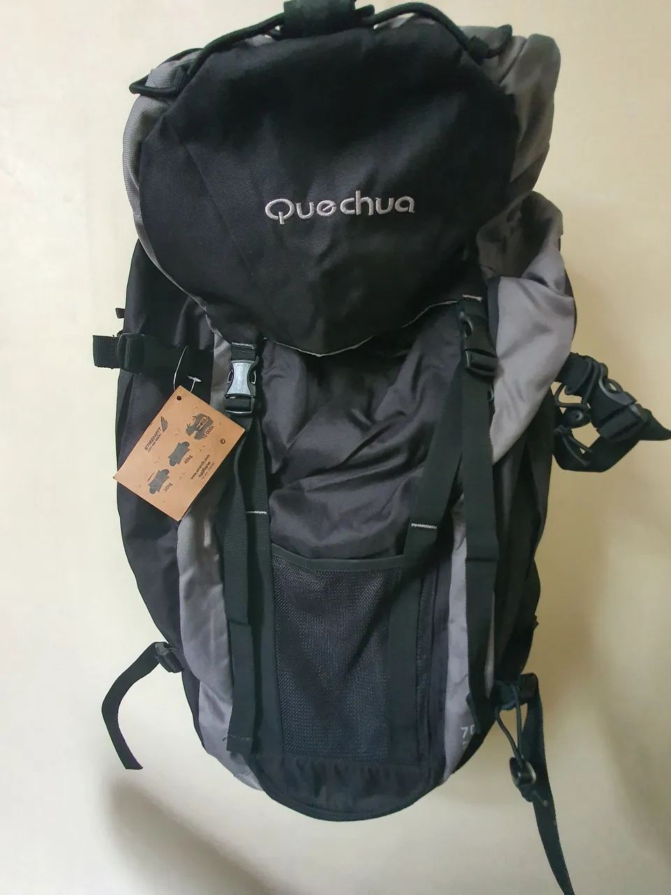 Mochila Quechua FORCLAZ 70 Litrosq- NOVA