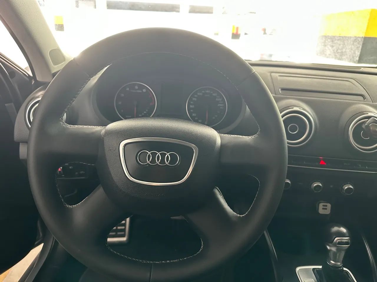 Volante original Audi A3 com airbag - Excelente estado!