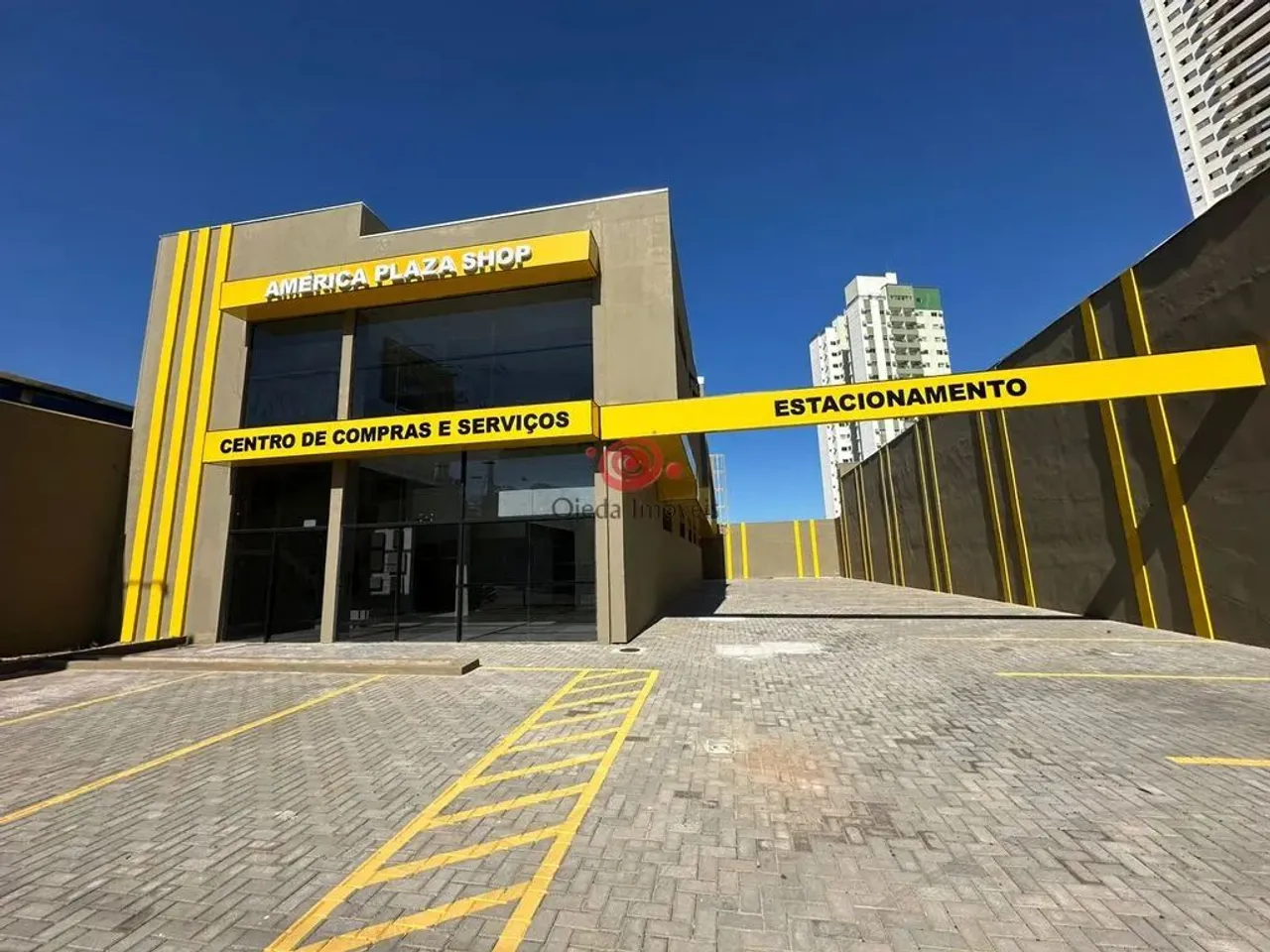 Sala comerciais no América Plaza Shop