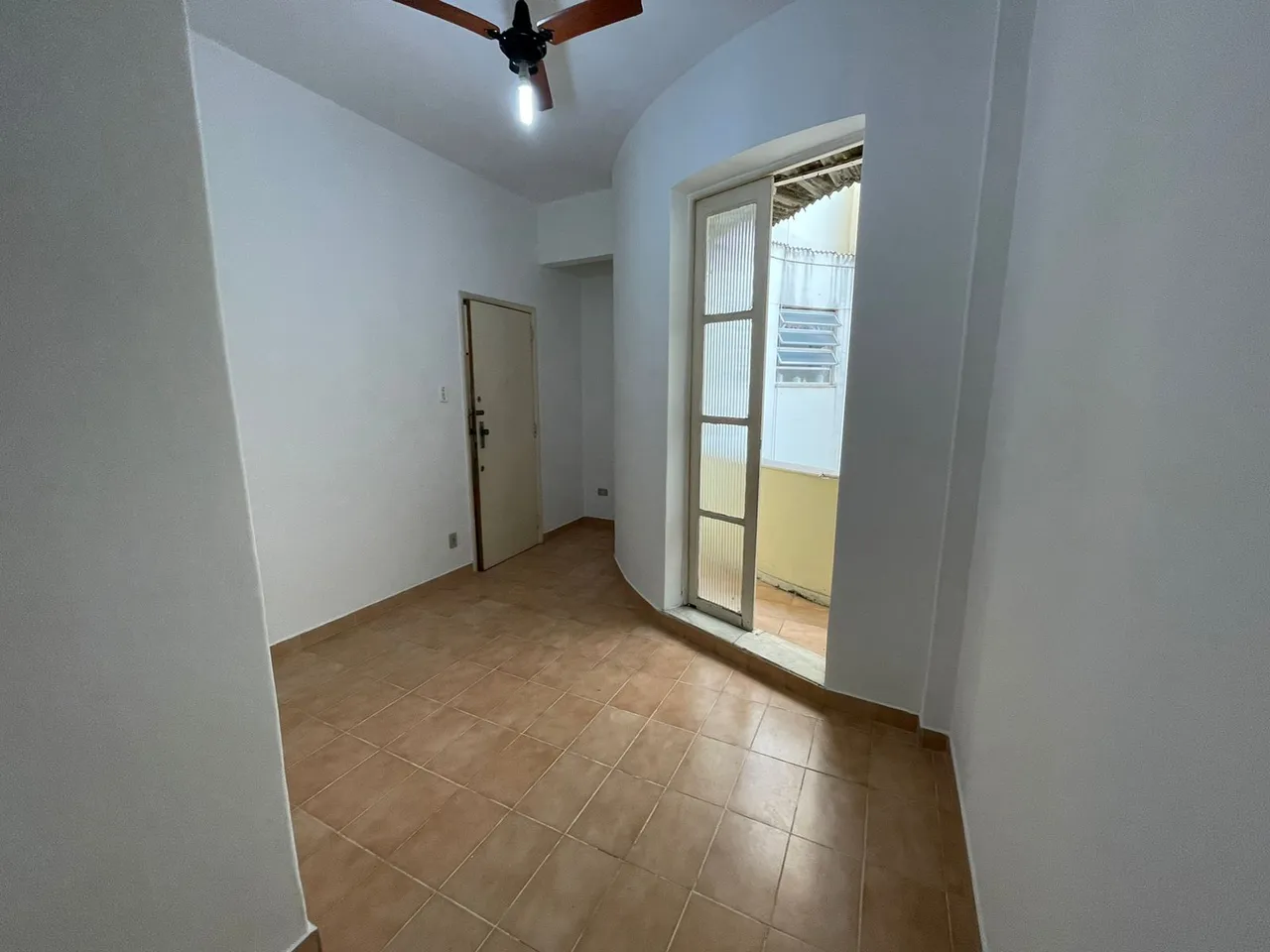Excelente Sala e Quarto em localização privilegiada próximo ao Metrô Largo do Machado