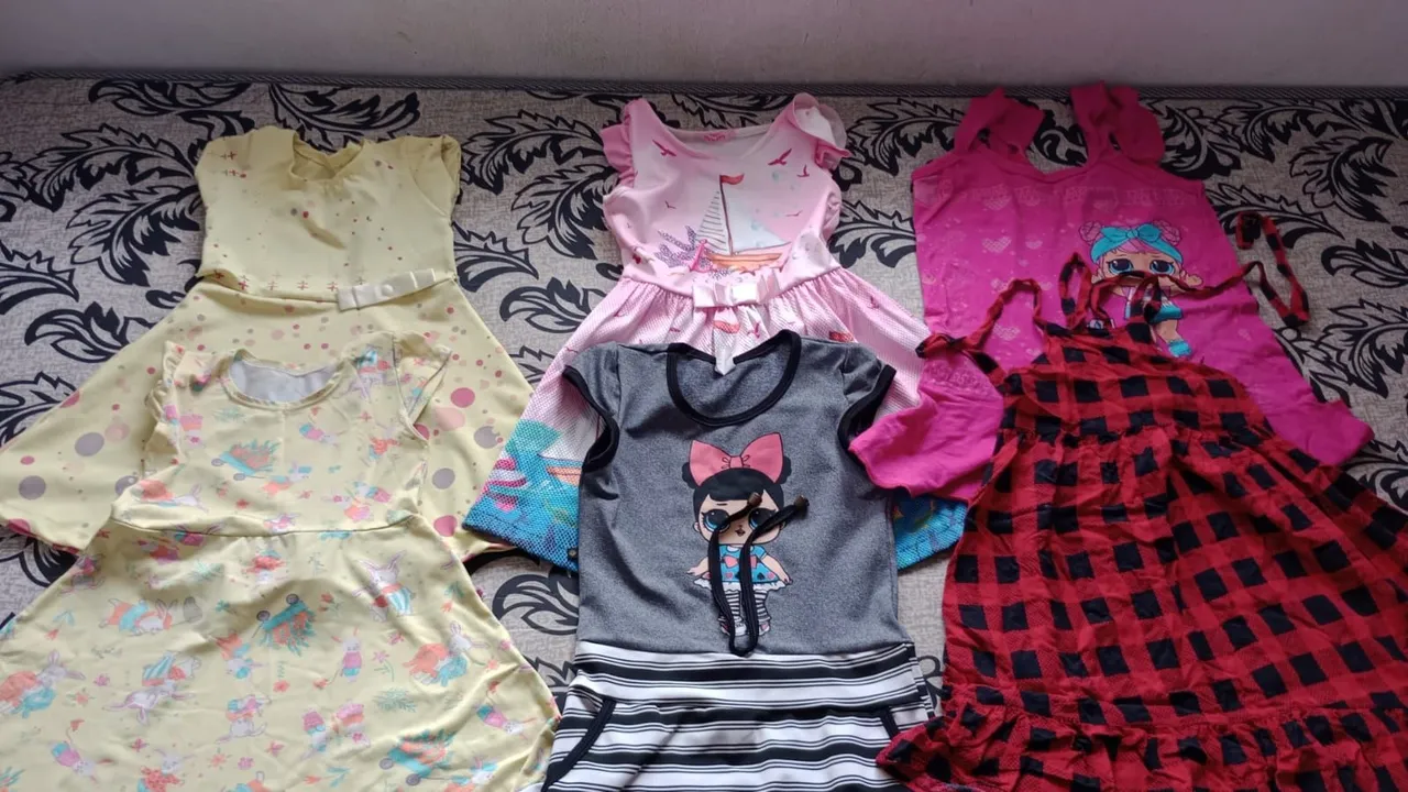6 Vestidos infantis para meninas Por 75 reais