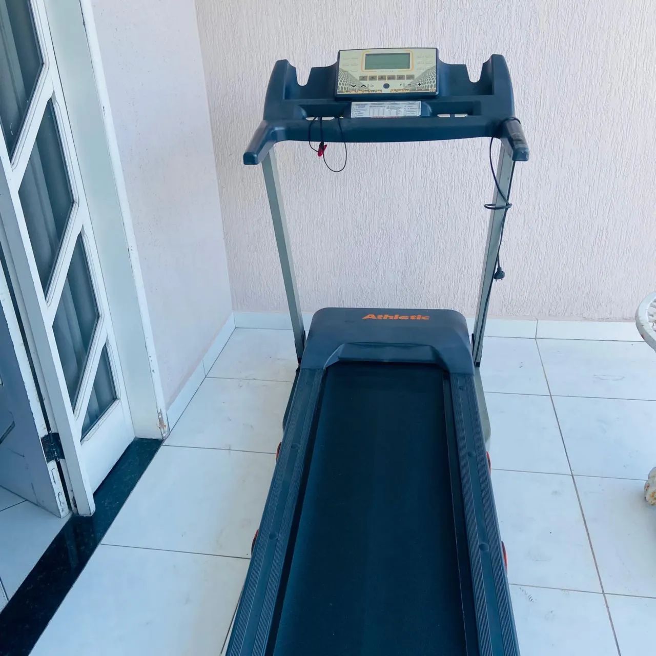 Esteira Ergométrica Athletic 720EE Seminova - Placa não está funcionando  - Foto 5