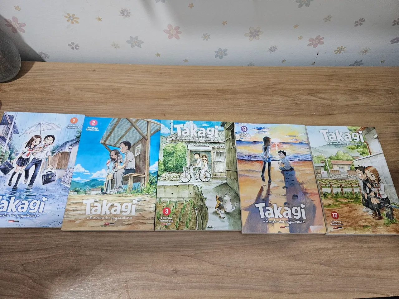 Mangá Takagi-san - A Mestra das Pegadinhas Volumes 1,2,3,13 e 17.