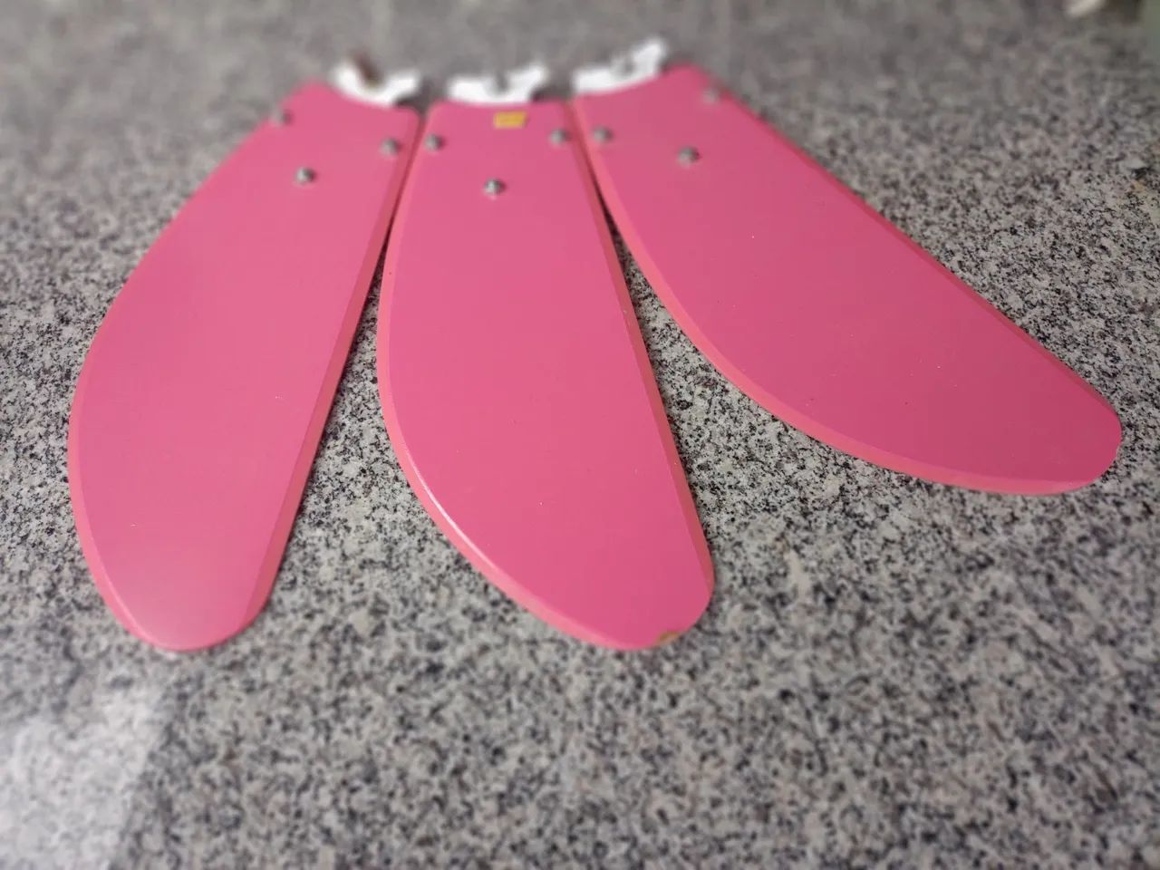 Ventilador de teto branco e rosa - Foto 2