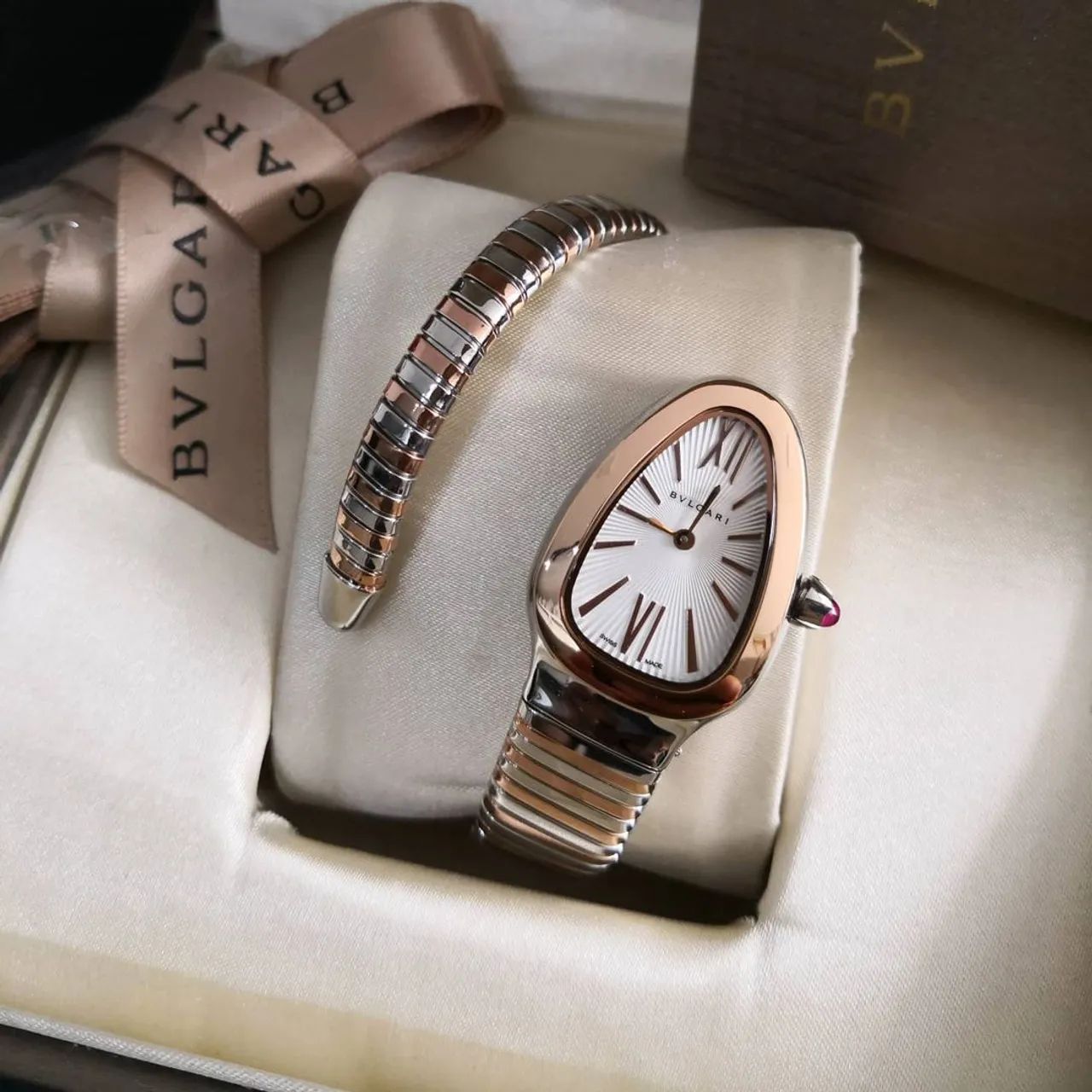 Relogio serpenti bvlgari com 20 milésimos de ouro 18k  - Foto 2