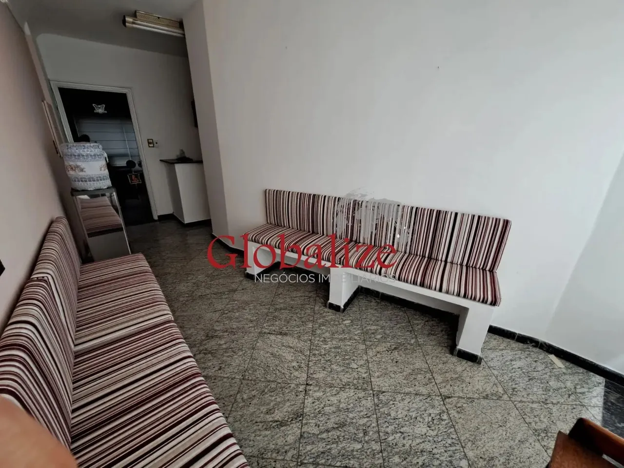 Sala comercial à venda no Gonzaga em santos por R$220.000,00
