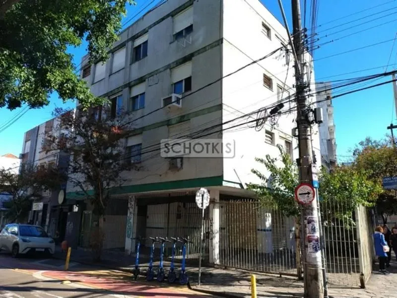 IMOBILIÁRIA SCHOTKIS ALUGA APARTAMENTO JK NA LOPO GONÇALVES ESQUINA COM A LIMA E SILVA, 3º