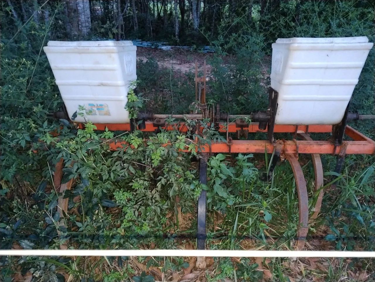 Cultivador Tatu em excelente estado. 2 caixas - Foto 6