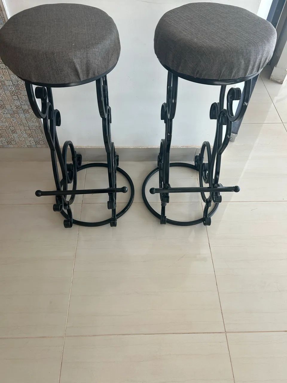 Vendo duas banquetas - Foto 3