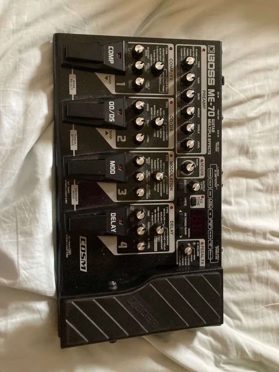 pedaleira boss me-70