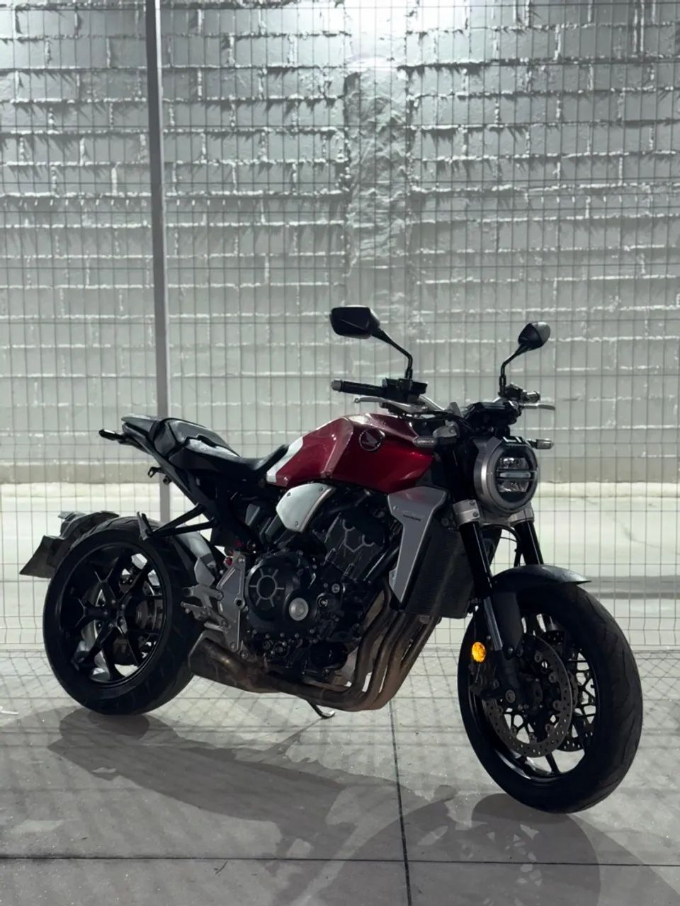 Honda CB1000r Estudo troca