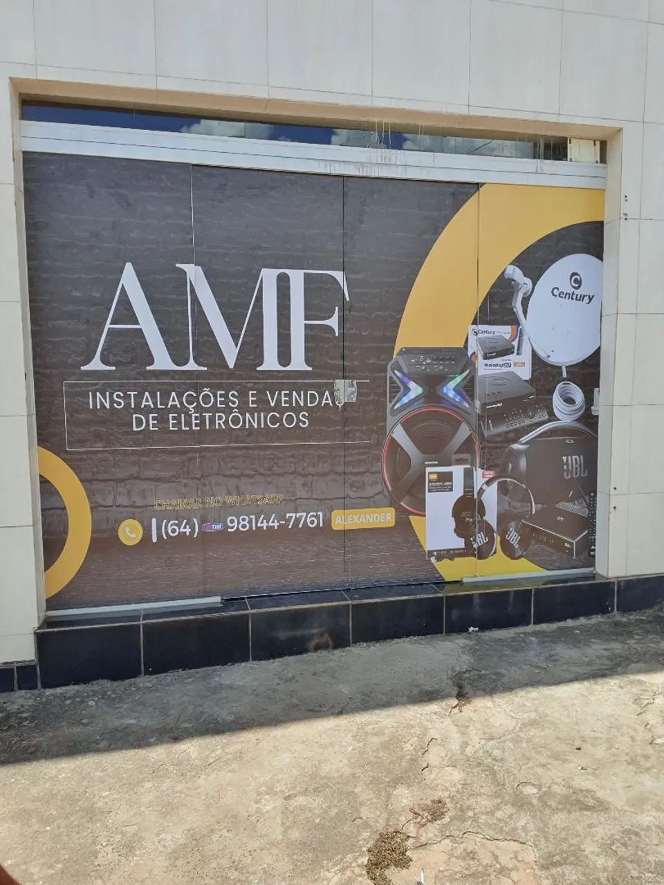 Envelopamento automotivo e Aplicação de adesivos em geral - Foto 2