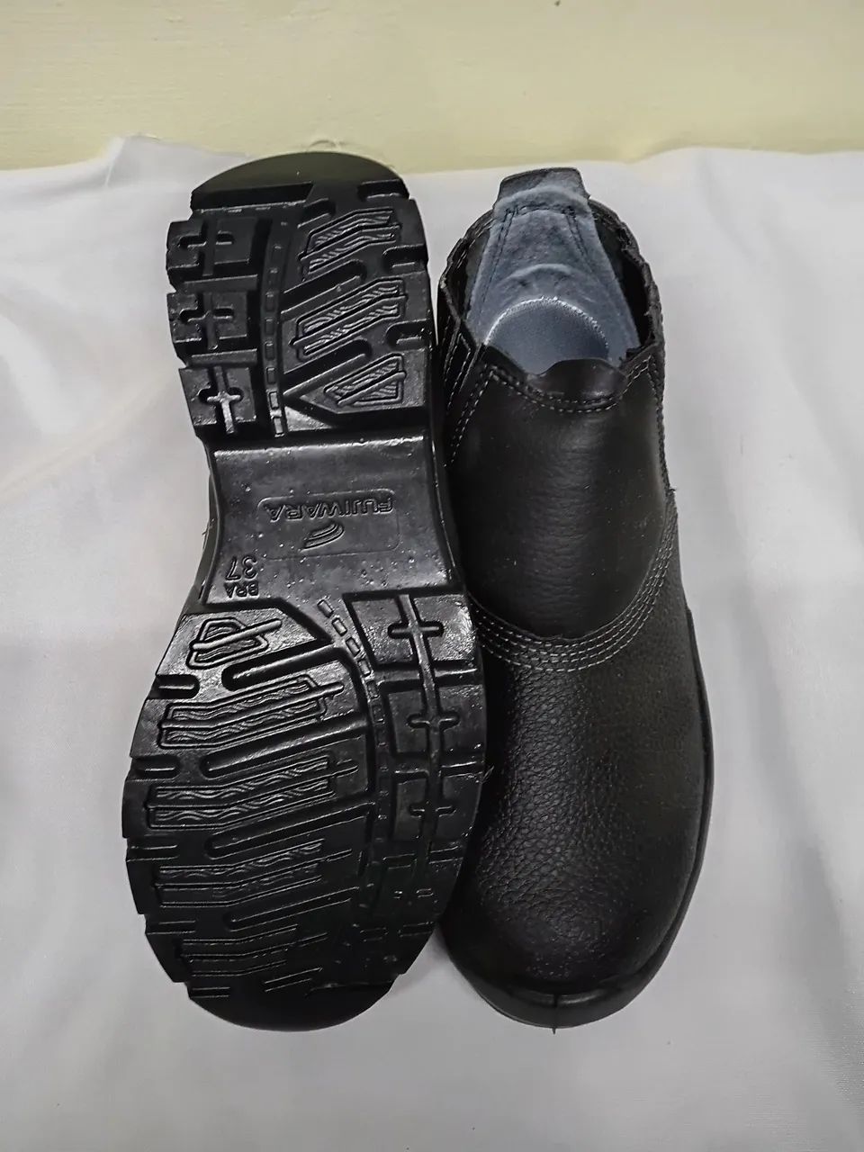 Bota de segurança Fujiwara 37 - Foto 4