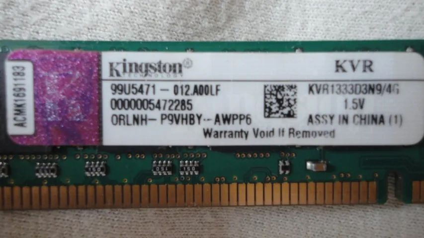 Vende-se 1 pente de Memoria de Pc Kingston 4gb Kvr1333 