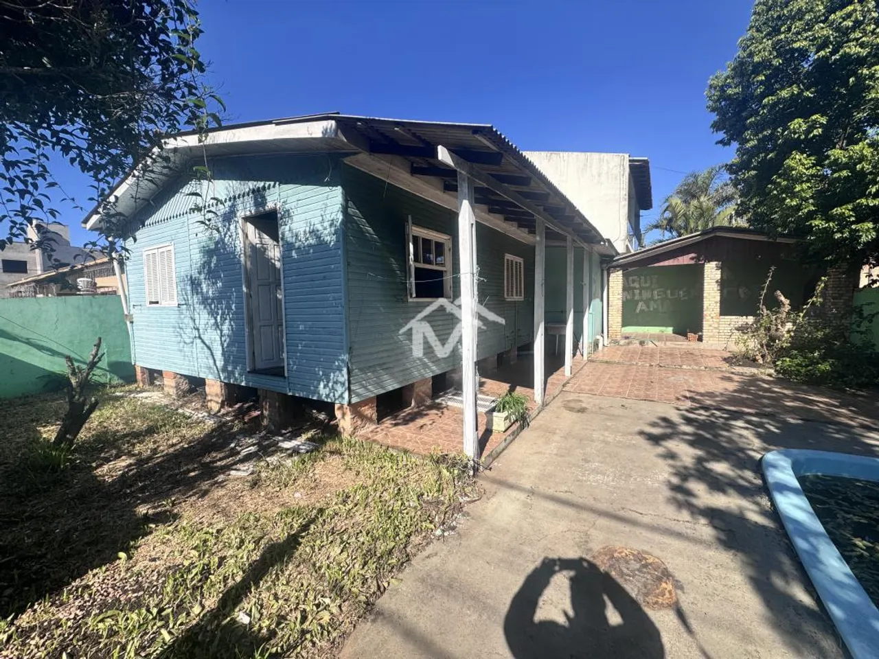 Terreno com 220m² em Canoas - No Bairro São José - Churrasqueira, Piscina - Venda - REF: 5