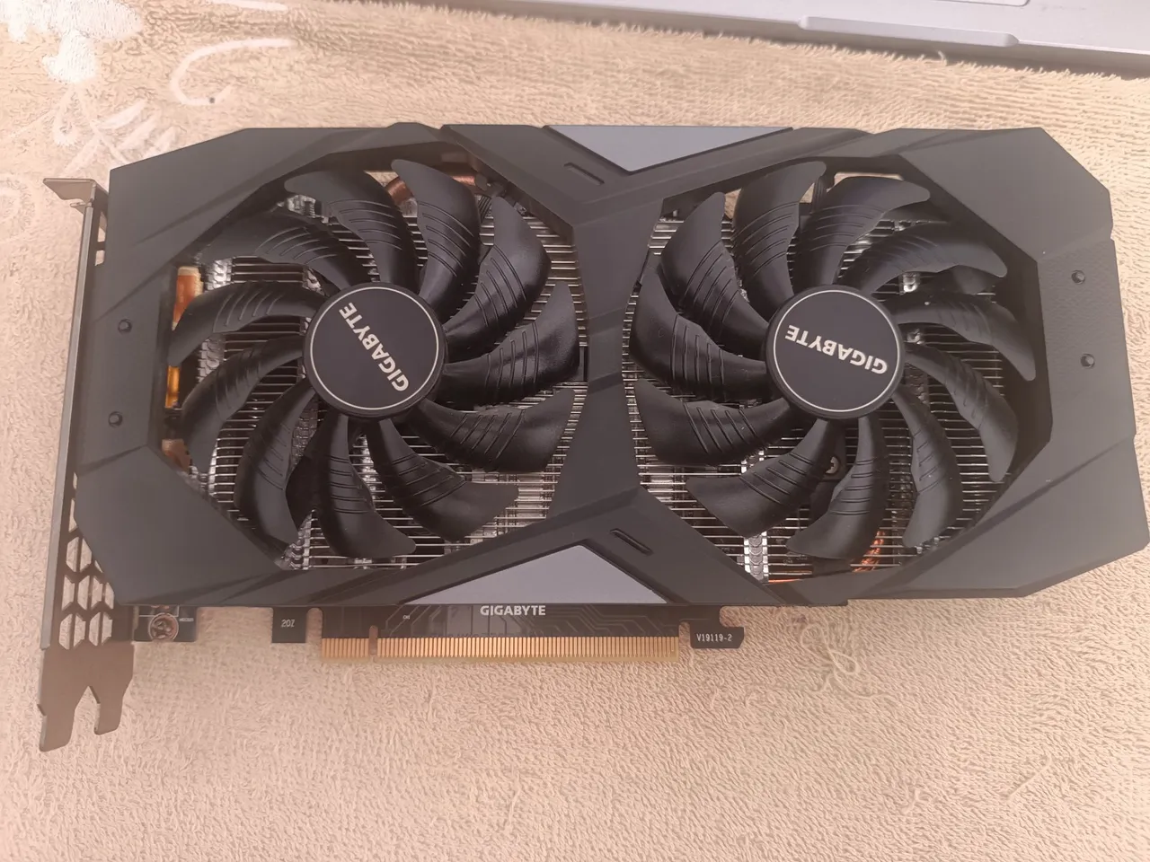 Placa de Vídeo Gigabyte GTX 1660 Super