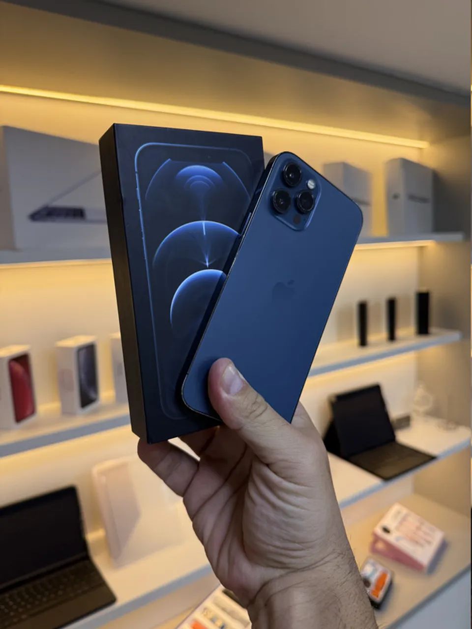 IPHONE 12 PRO MAX 256GB AZUL SEMINOVO - Celulares e Smartphones