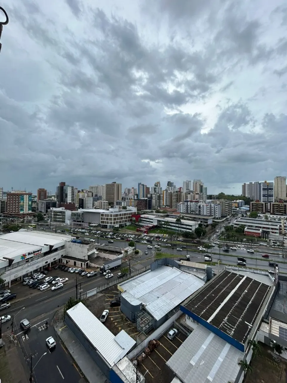 Apartamento no Renascença-locação ao lado do tropical Shopping