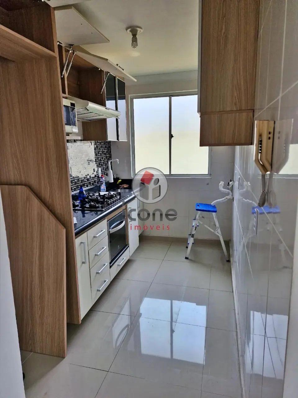 Imóvel para aluguel com 45 metros quadrados com 2 quartos em Sítio Cercado - Curitiba - PR