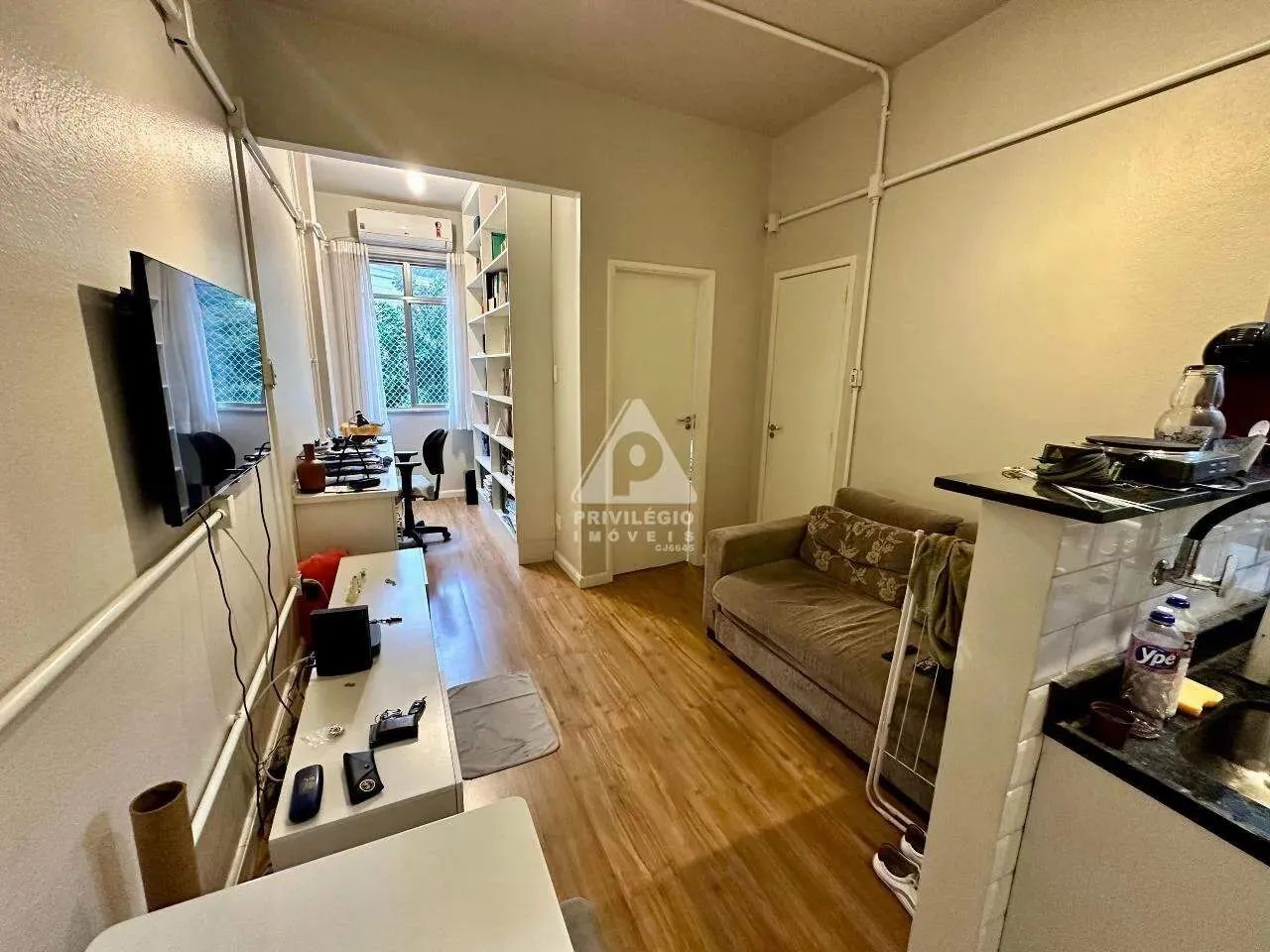 Excelente Quarto e Sala em Rua Tranquila de Botafogo  Vista para o Verde! - Foto 2