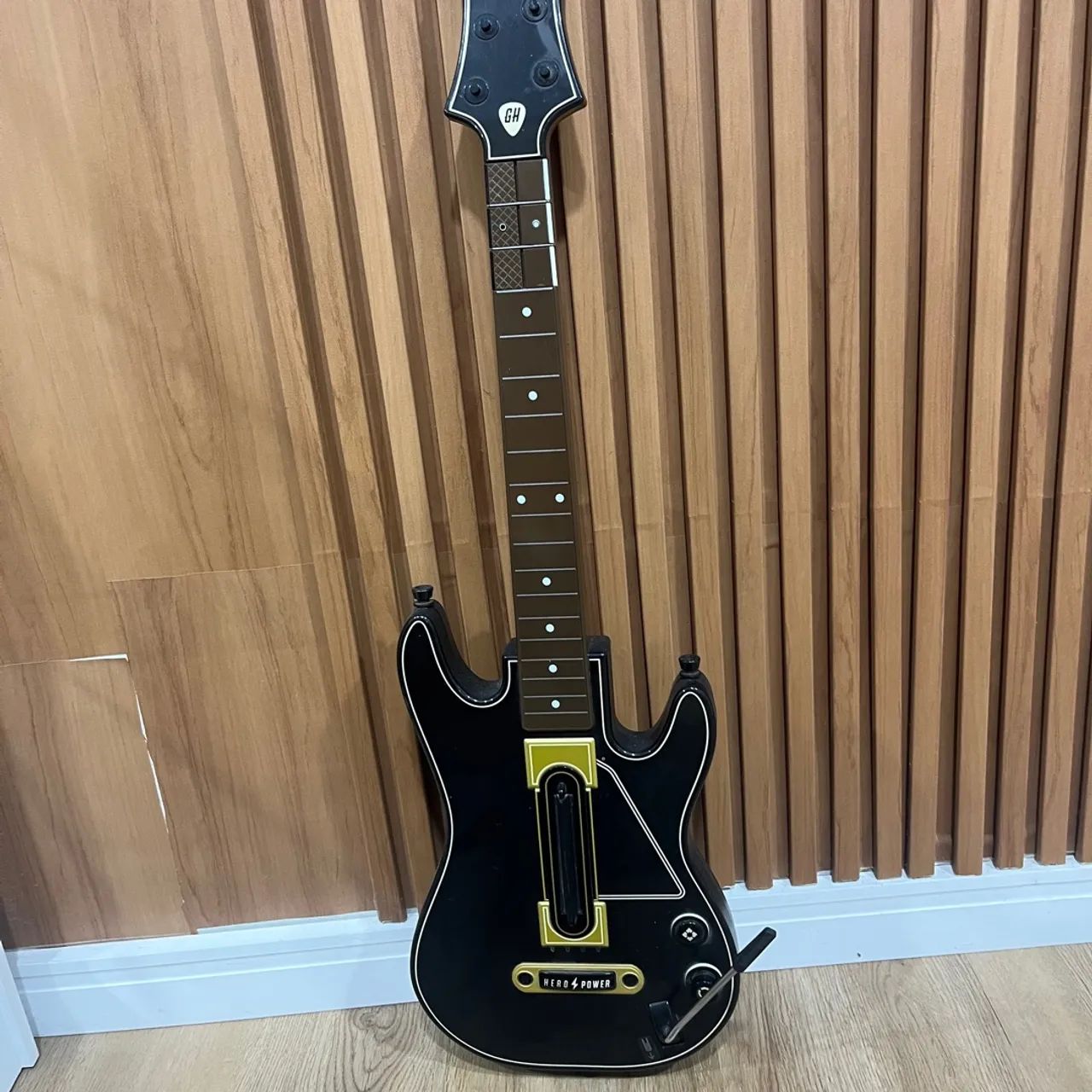 Guitarra + Guitar Hero Live - PS4 - Foto 3